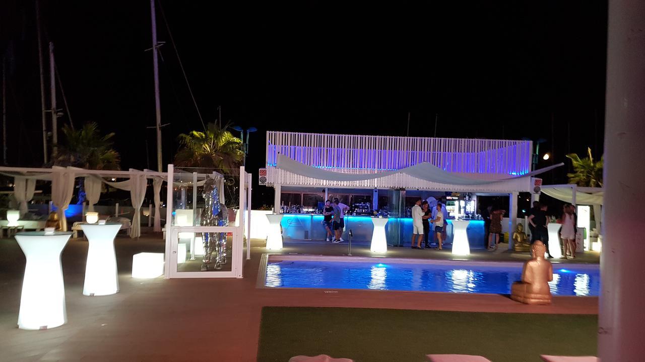 Apartamento Torrevieja Exteriör bild